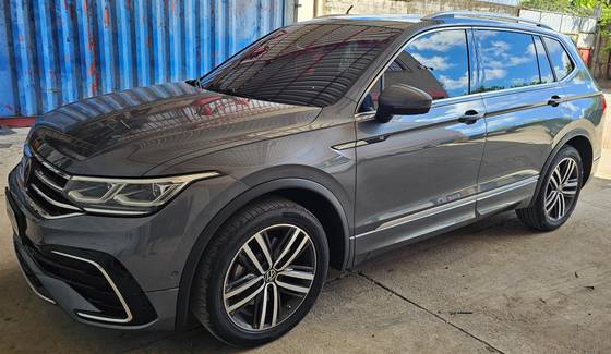 VOLKSWAGEN TIGUAN 2.0 300 TSI GASOLINA ALLSPACE R-LINE AUTOMÁTICO VOLKSWAGEN TIGUAN 2.0 300 TSI GASOLINA ALLSPACE R-LINE AUTOMÁTICO